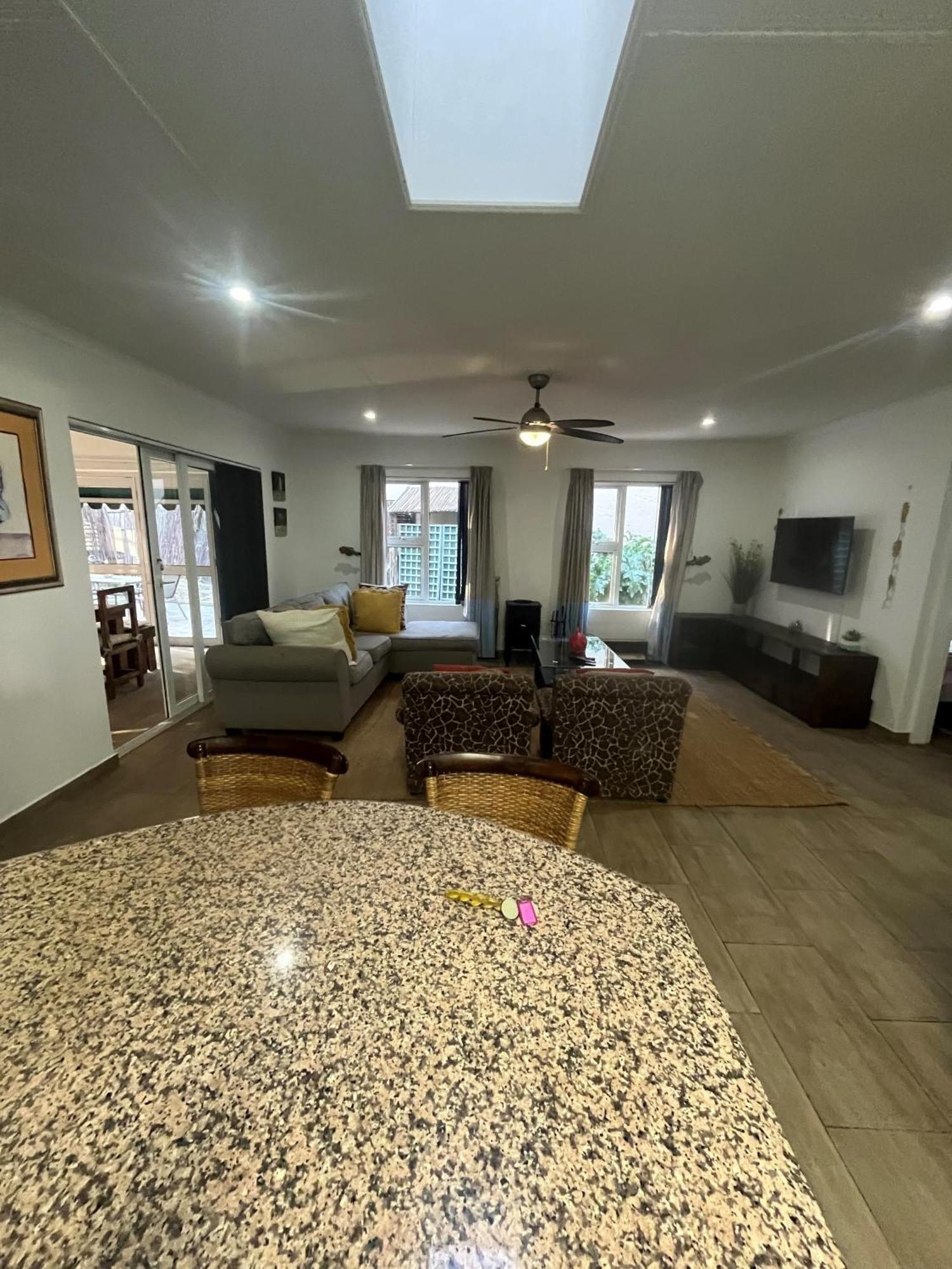 Hartees Tropical Island Experience Villa Хартбееспоорт Екстериор снимка