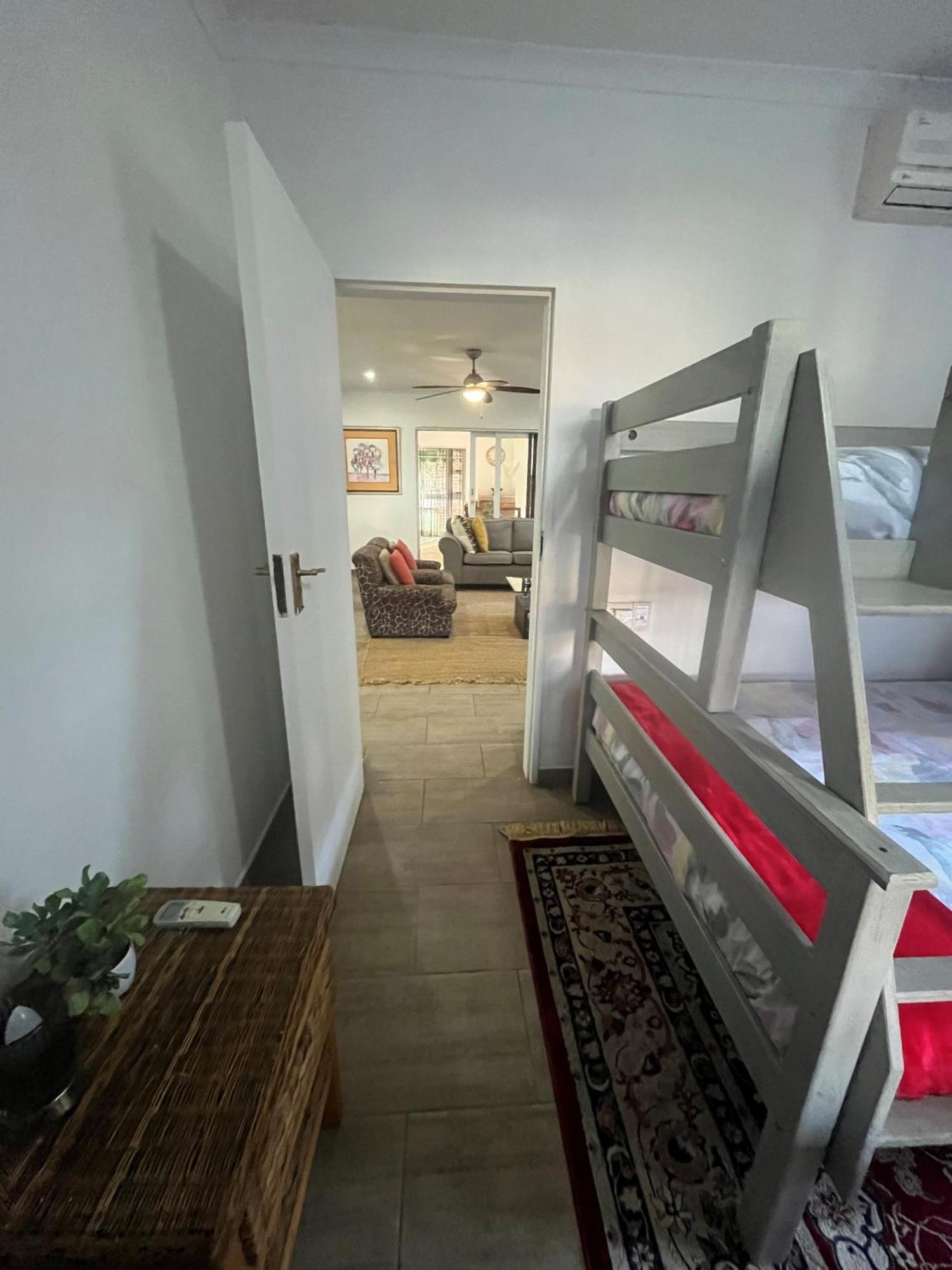 Hartees Tropical Island Experience Villa Хартбееспоорт Екстериор снимка